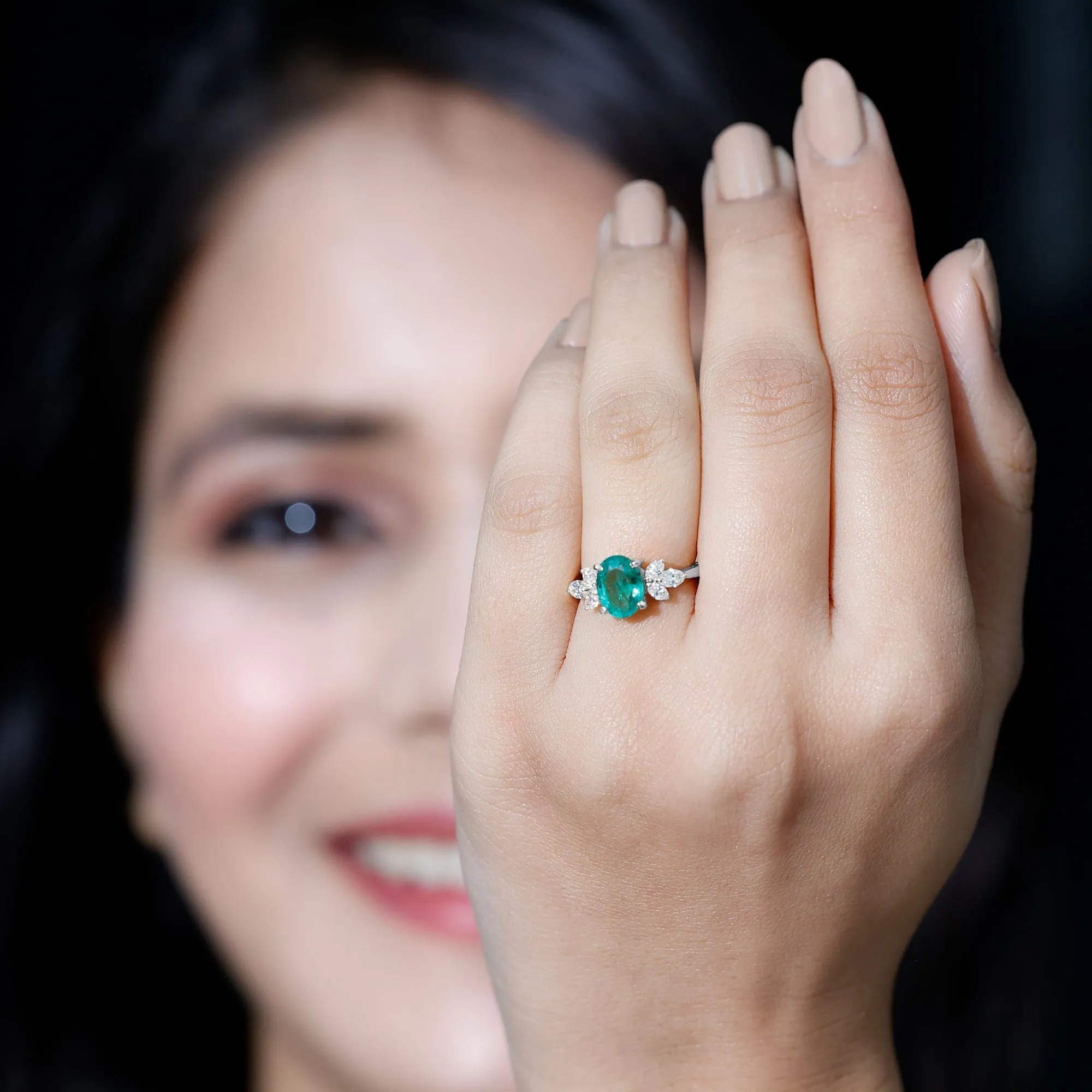 1.5 CT Oval shape Emerald Solitaire Ring with Diamond