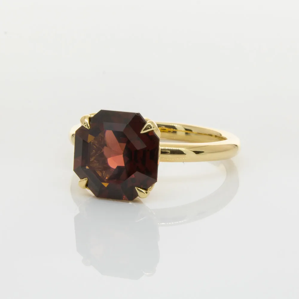 18ct Yellow Gold Garnet Octavia Ring