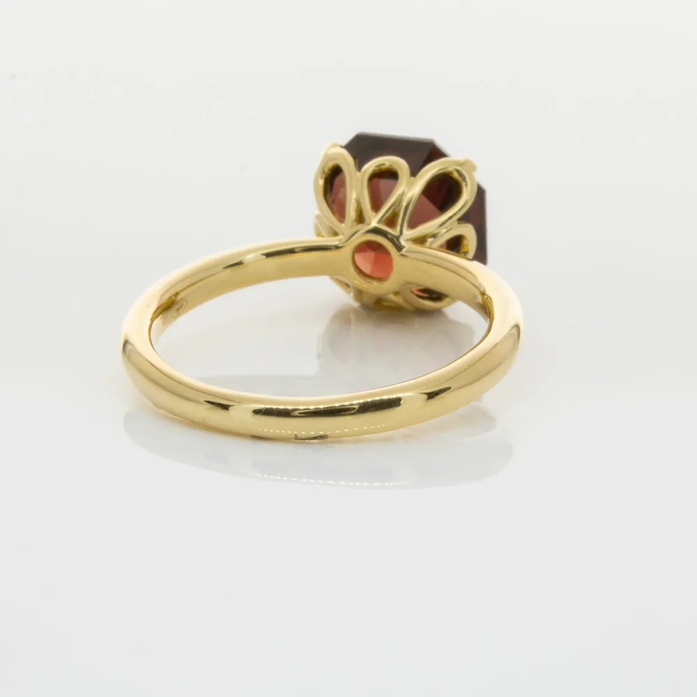 18ct Yellow Gold Garnet Octavia Ring
