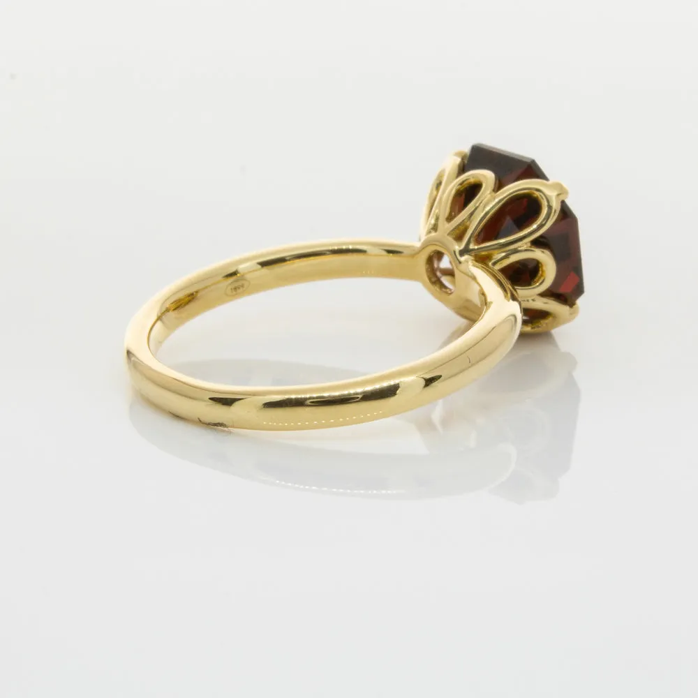 18ct Yellow Gold Garnet Octavia Ring