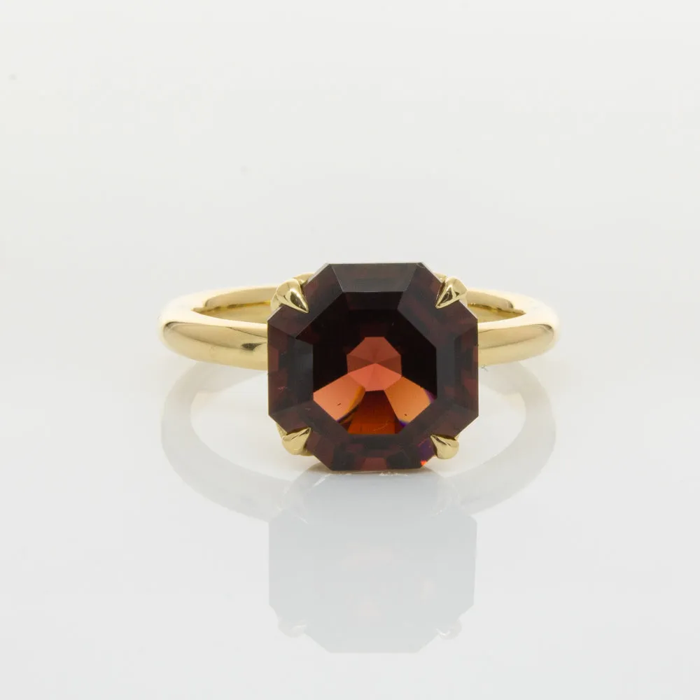 18ct Yellow Gold Garnet Octavia Ring