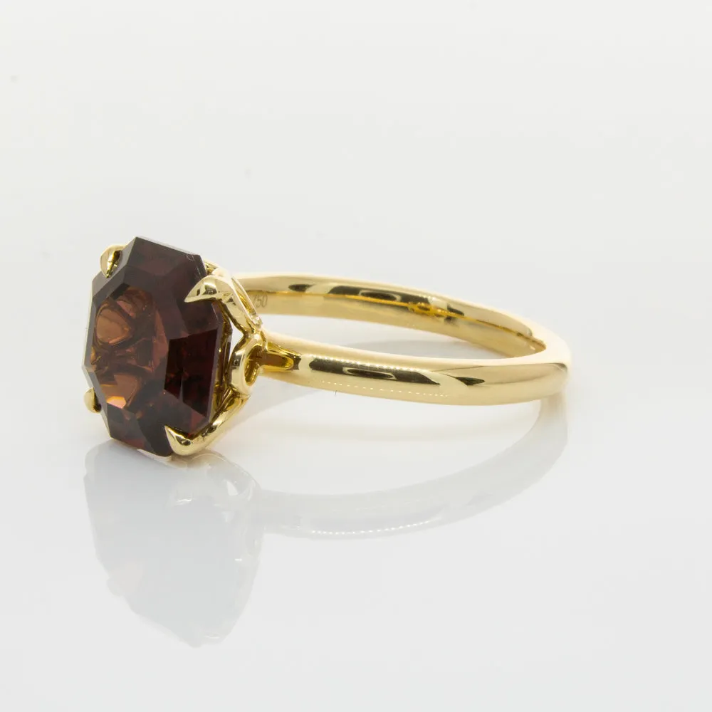 18ct Yellow Gold Garnet Octavia Ring