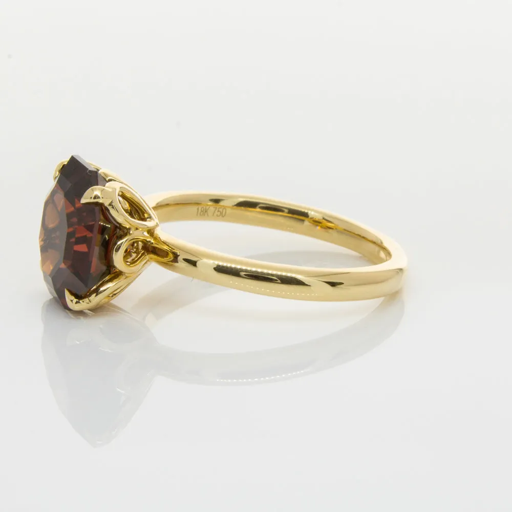 18ct Yellow Gold Garnet Octavia Ring