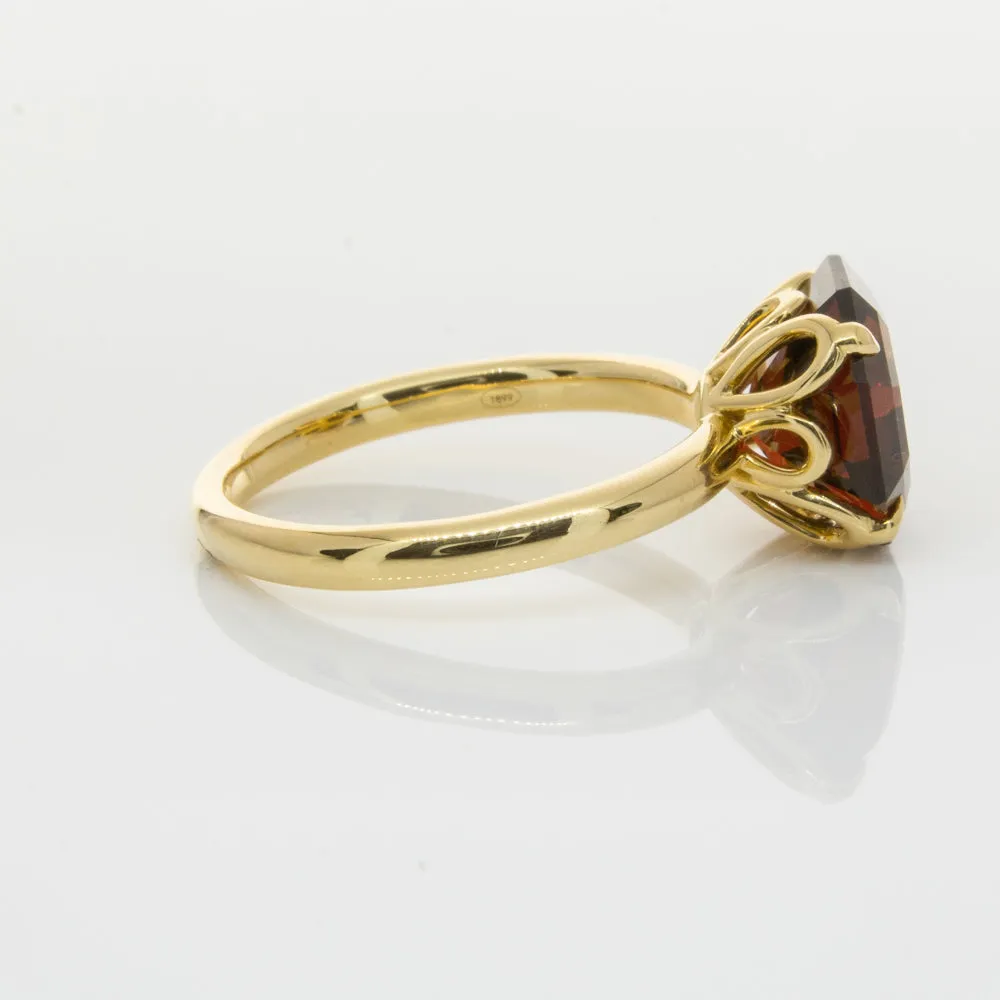 18ct Yellow Gold Garnet Octavia Ring