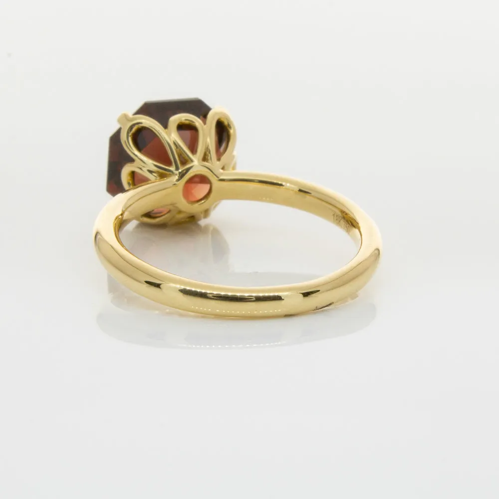 18ct Yellow Gold Garnet Octavia Ring