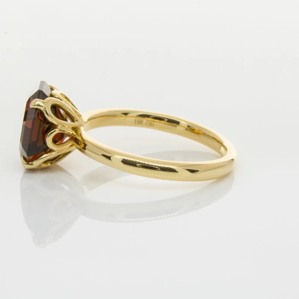 18ct Yellow Gold Garnet Octavia Ring