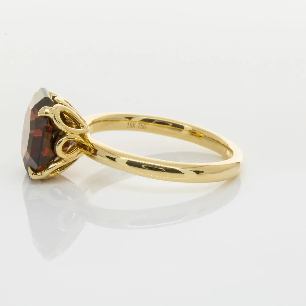 18ct Yellow Gold Garnet Octavia Ring