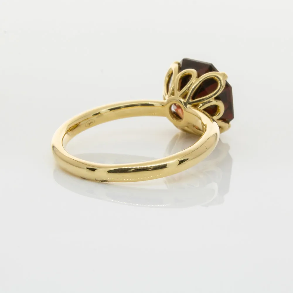 18ct Yellow Gold Garnet Octavia Ring