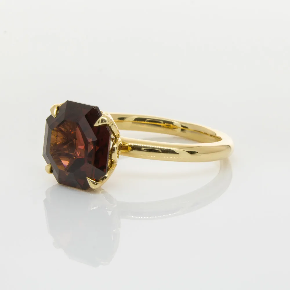 18ct Yellow Gold Garnet Octavia Ring