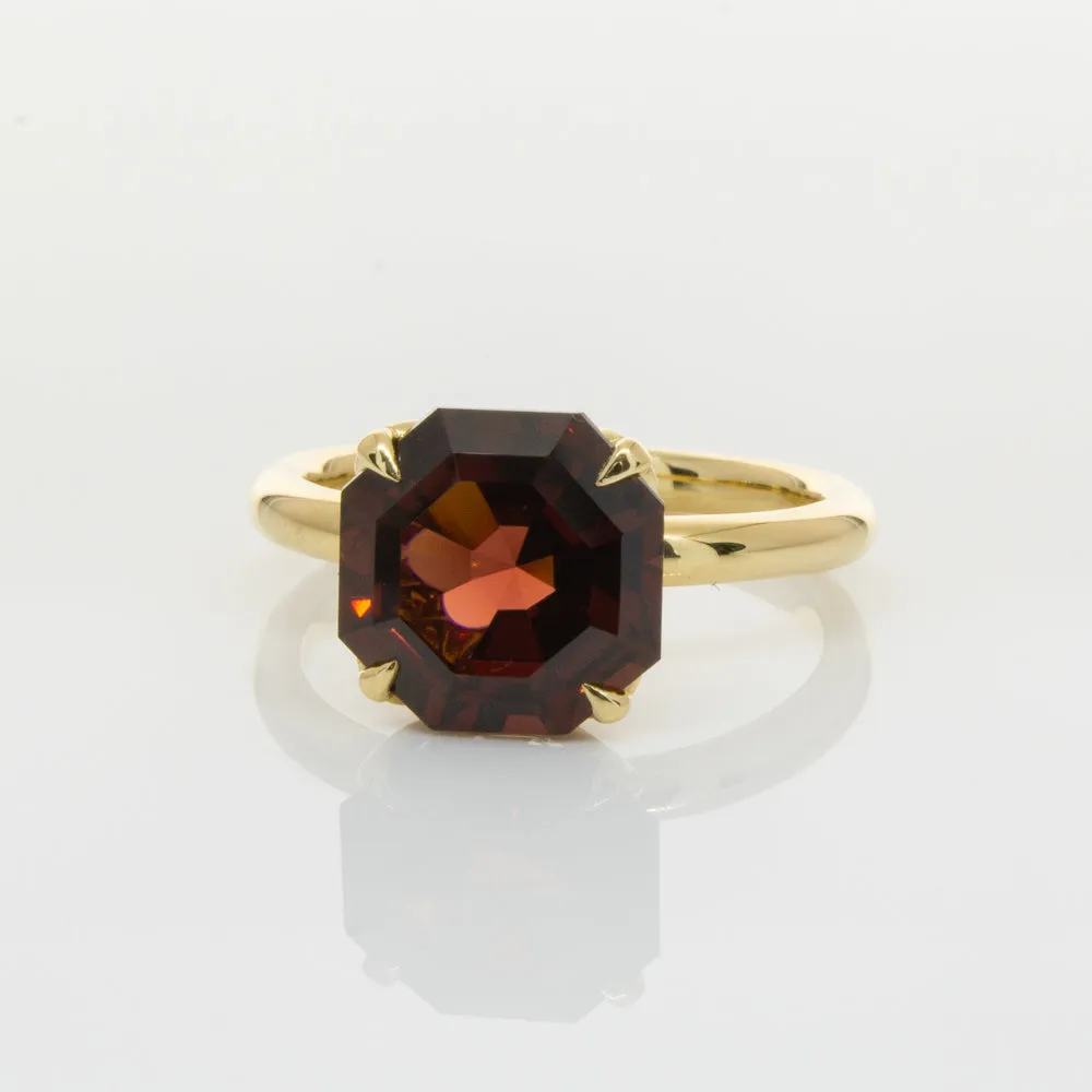 18ct Yellow Gold Garnet Octavia Ring