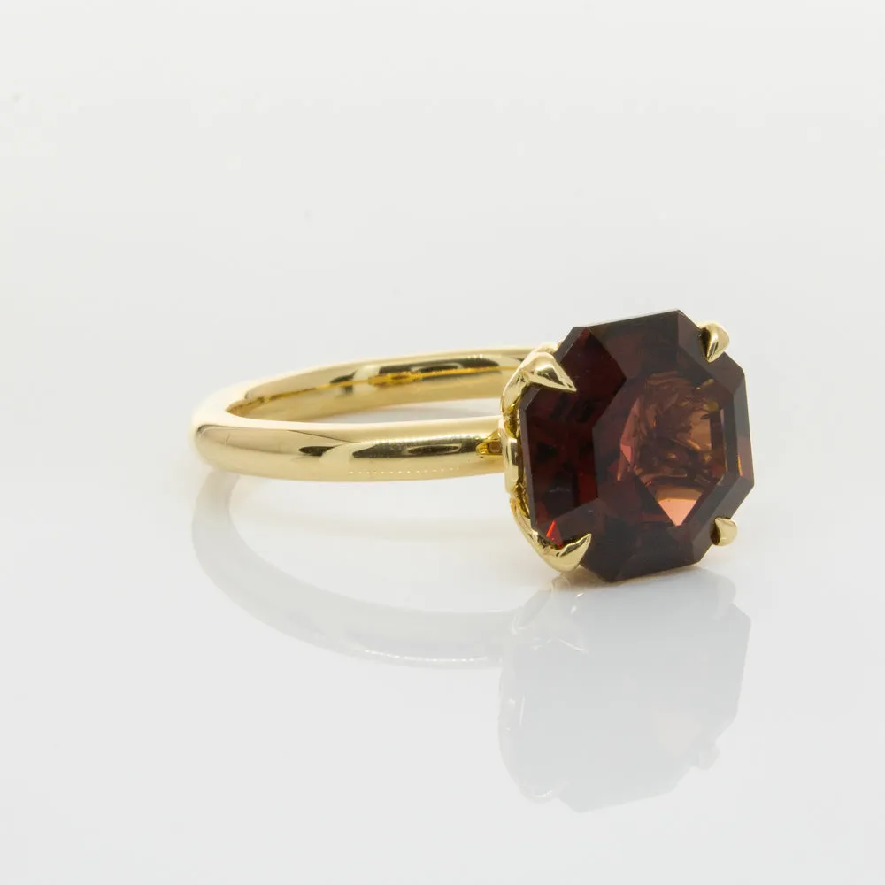 18ct Yellow Gold Garnet Octavia Ring