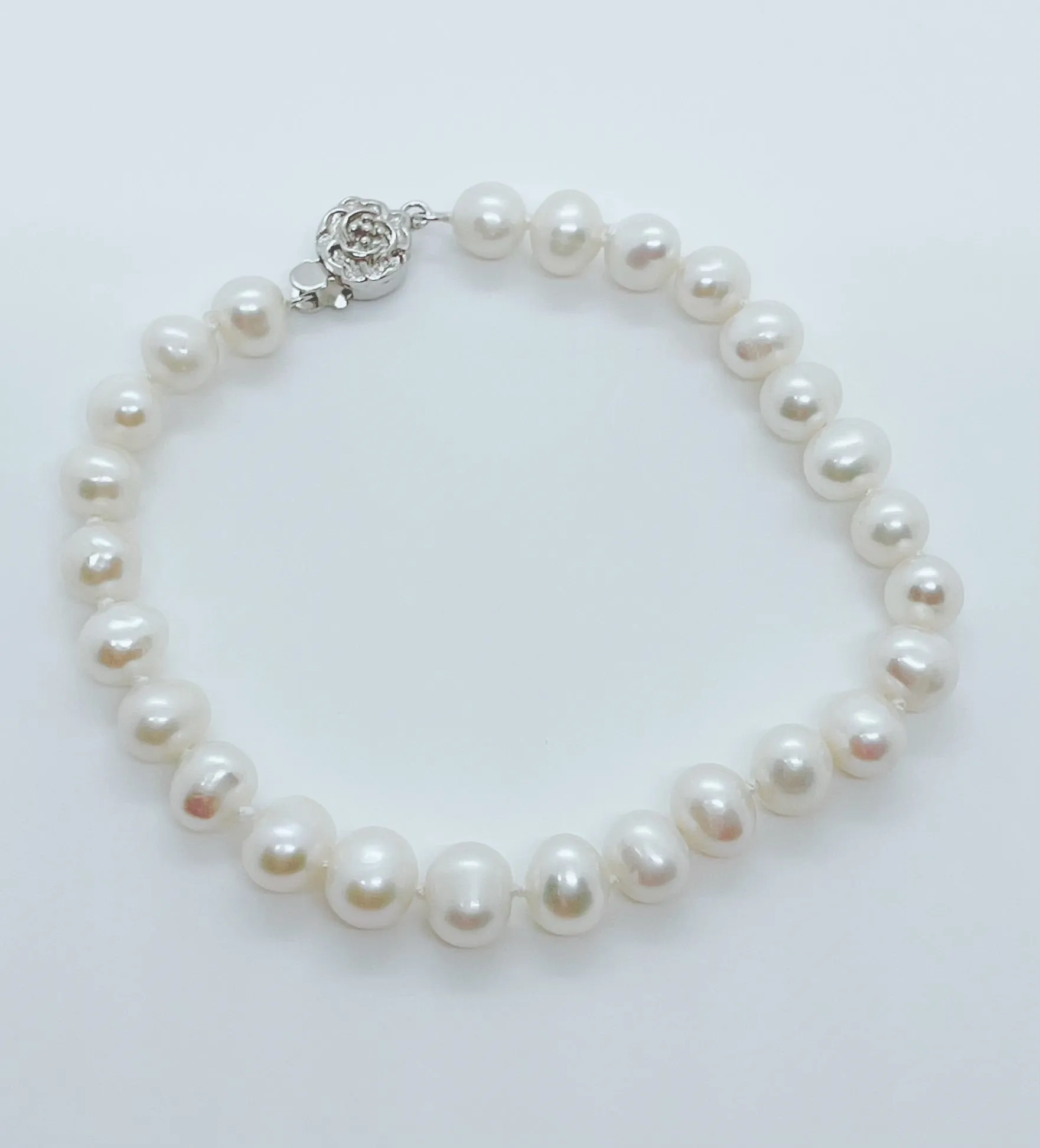 6-8mm size Freshwater Pearl Bracelet with Flower Clasp