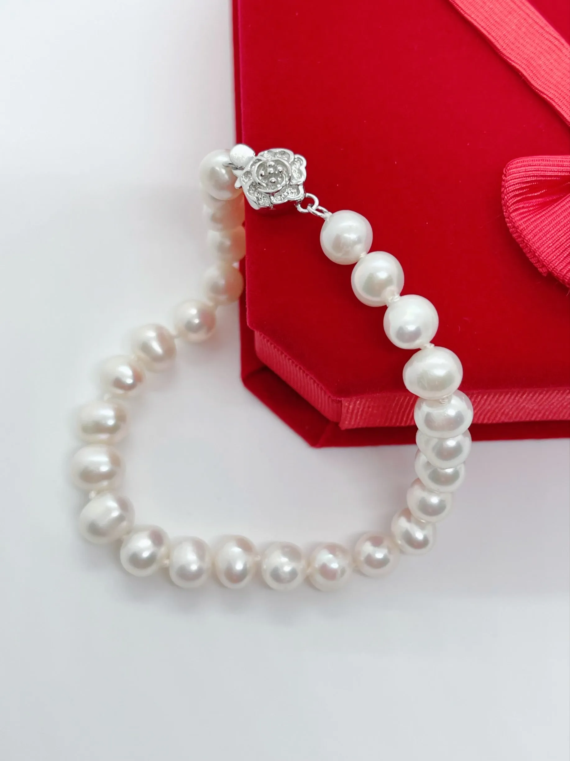 6-8mm size Freshwater Pearl Bracelet with Flower Clasp