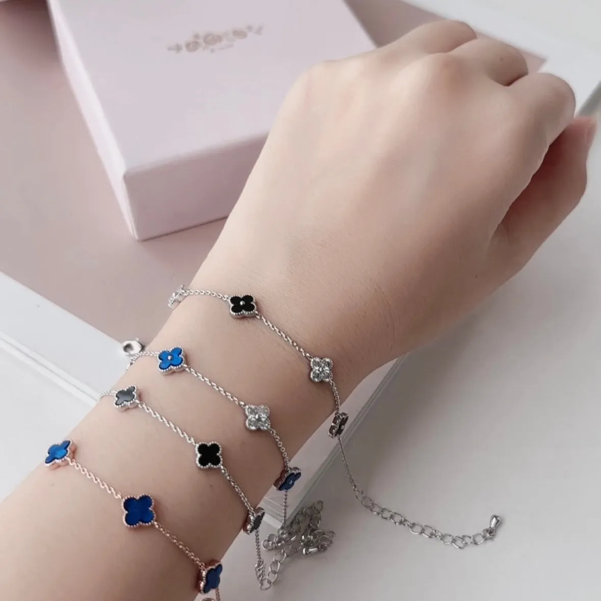 Black Vanya Clover Bracelet