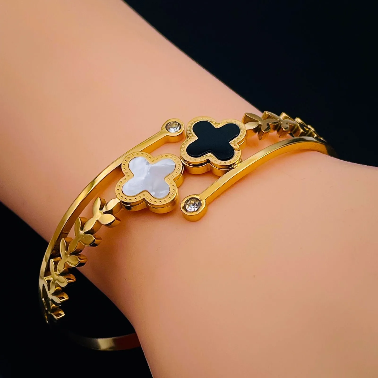 Black White Clover 18K Gold Anti Tarnish Stainless Steel Openable Kada for Women
