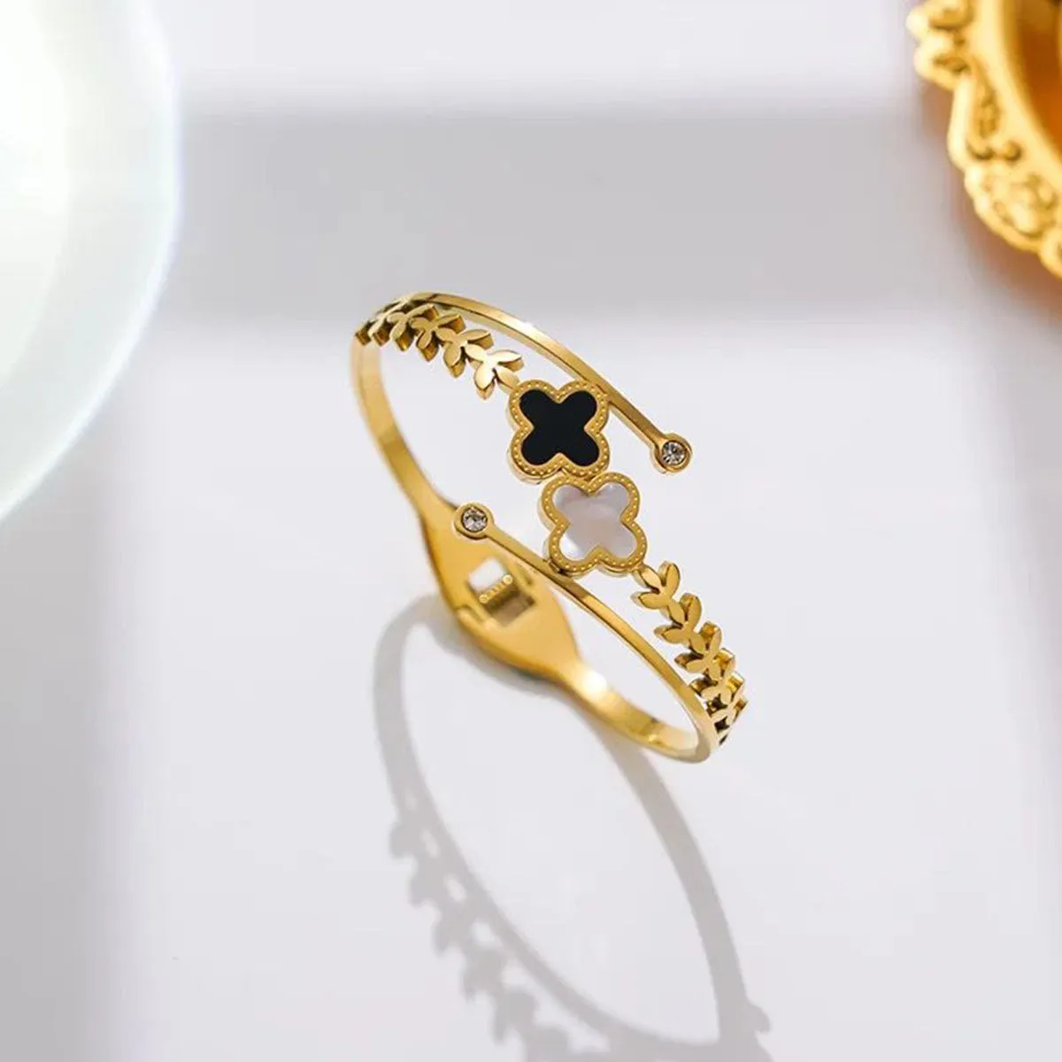 Black White Clover 18K Gold Anti Tarnish Stainless Steel Openable Kada for Women