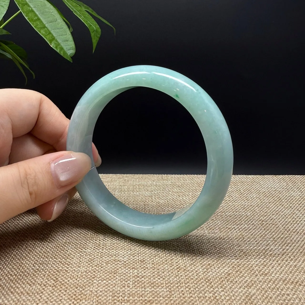 Genuine Burmese Green Jade Jadeite Bangle Bracelet ( 58.2mm )