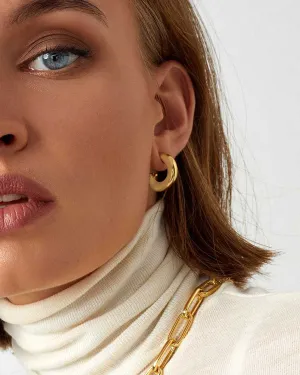 MEDIUM GOLD HOOP EARRINGS