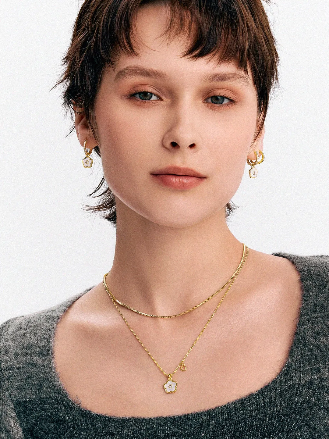 Mother Of Pearl Flower Necklace