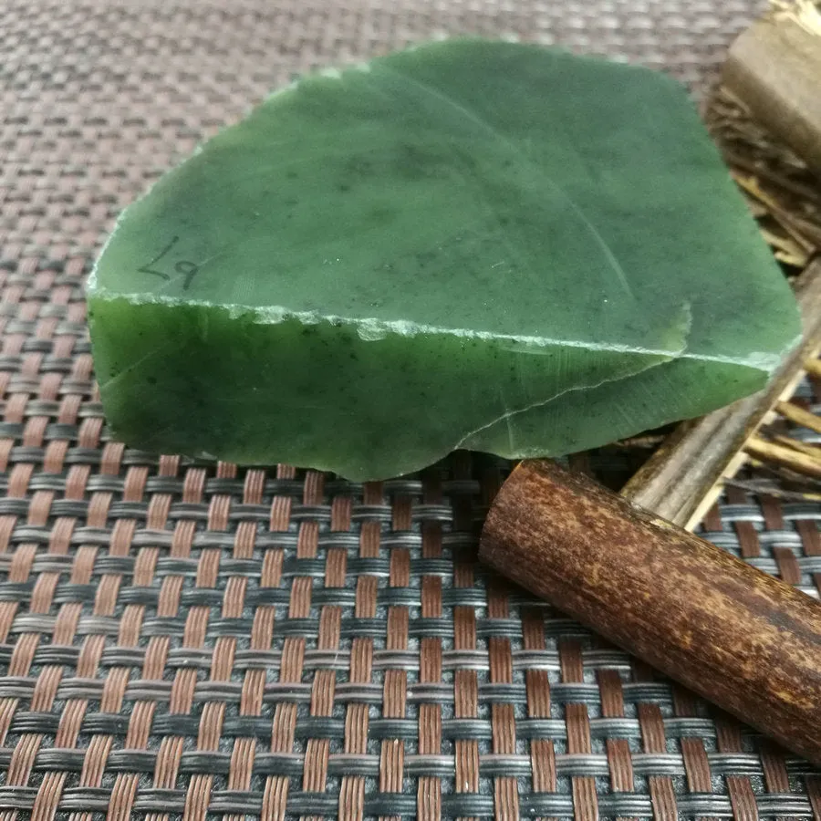 Natural Kunlun Jade Rough Nephrite Raw (348g,9X8X2.5cm)