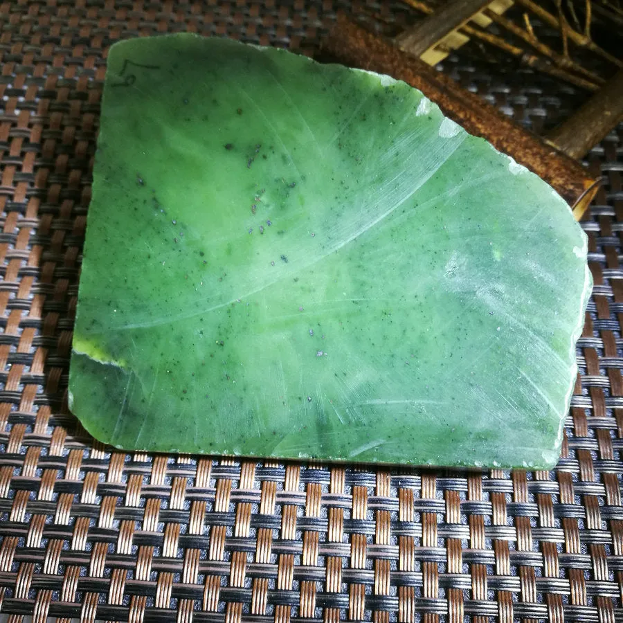 Natural Kunlun Jade Rough Nephrite Raw (348g,9X8X2.5cm)