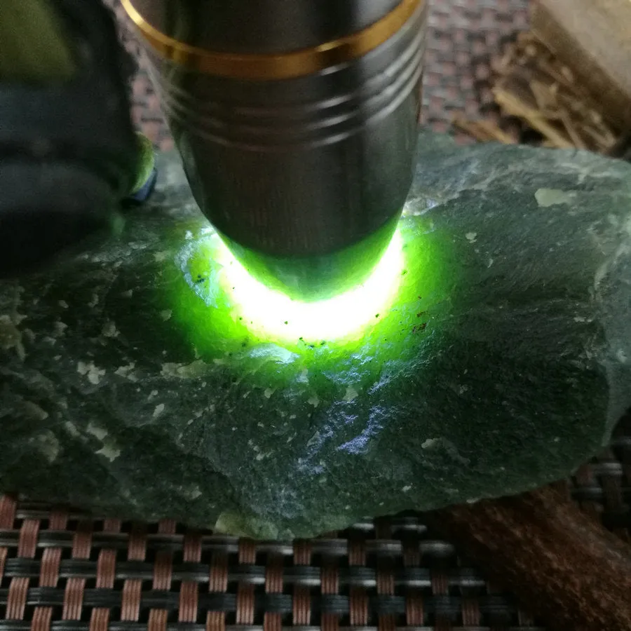 Natural Kunlun Jade Rough Nephrite Raw (348g,9X8X2.5cm)