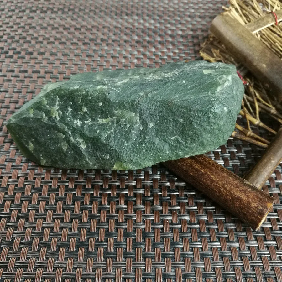 Natural Kunlun Jade Rough Nephrite Raw (348g,9X8X2.5cm)