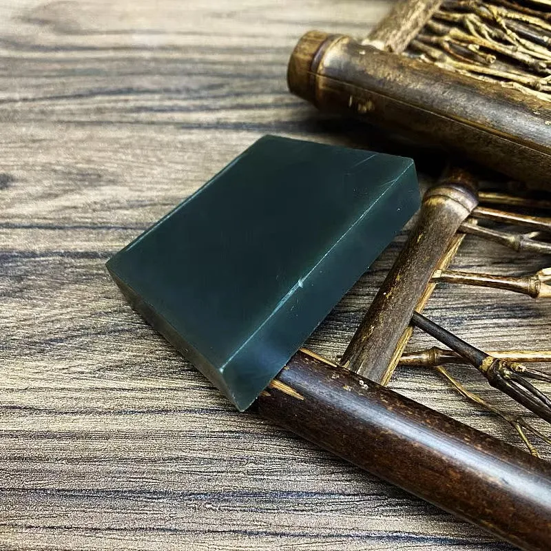 Natural Kunlun Jade Rough Nephrite Raw (69g,5.5X4.0X1.1cm)