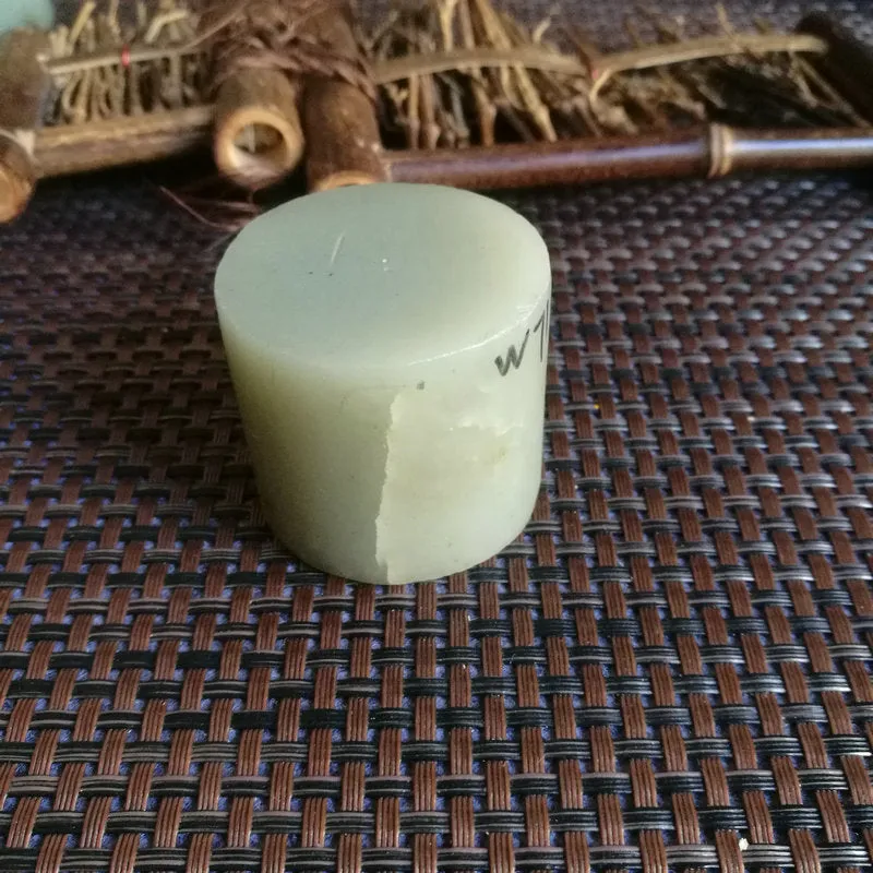 Natural Kunlun Jade Rough Nephrite Raw YZ01