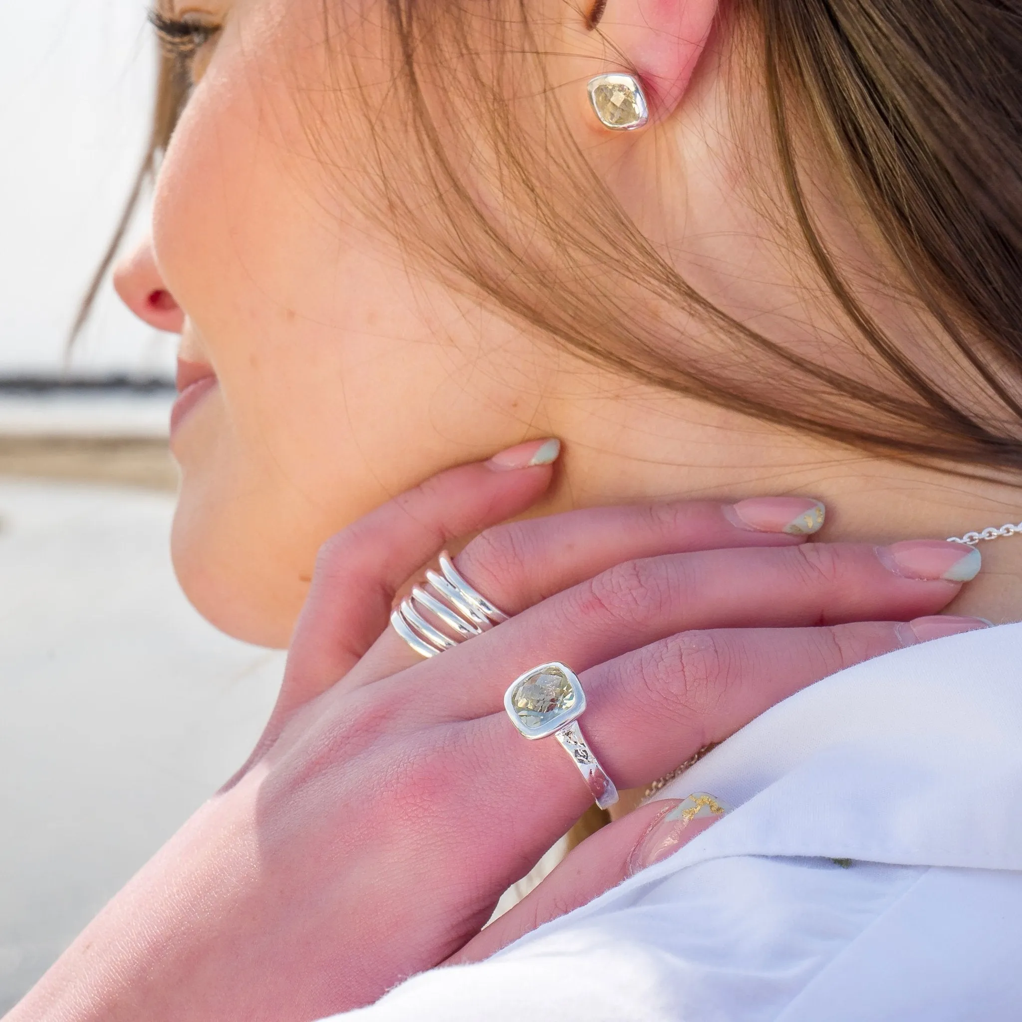 Pure shores Quartz studs