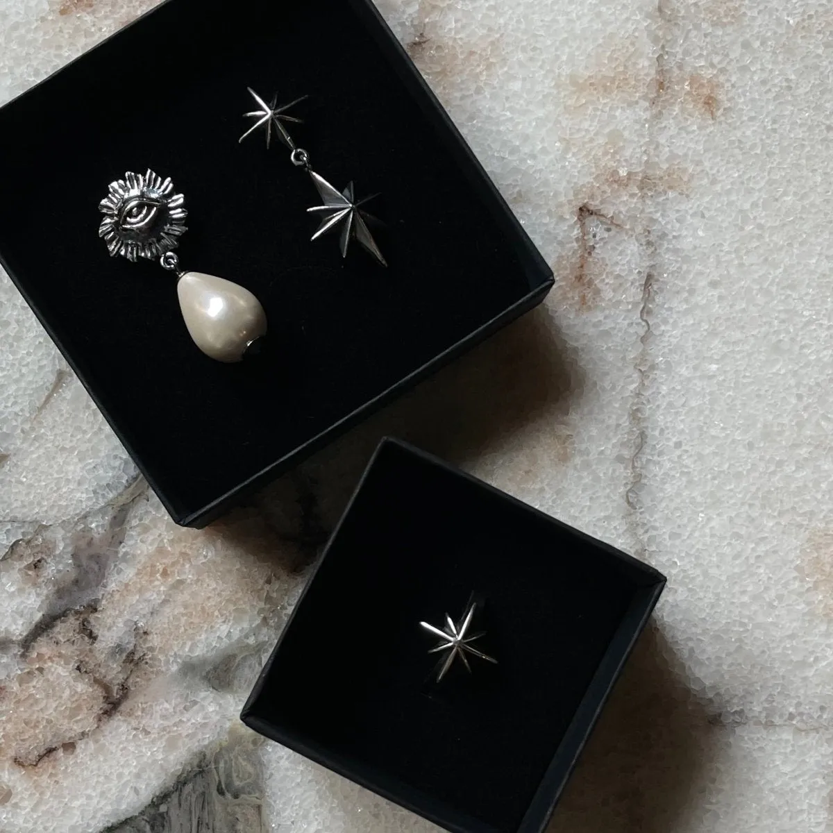 Sirius Pearl Drop earring