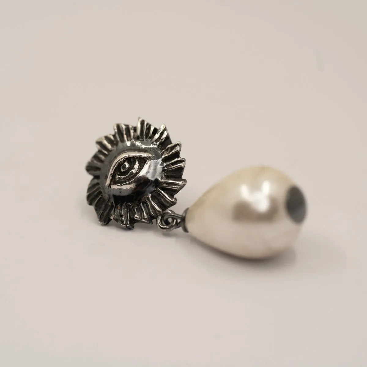Sirius Pearl Drop earring