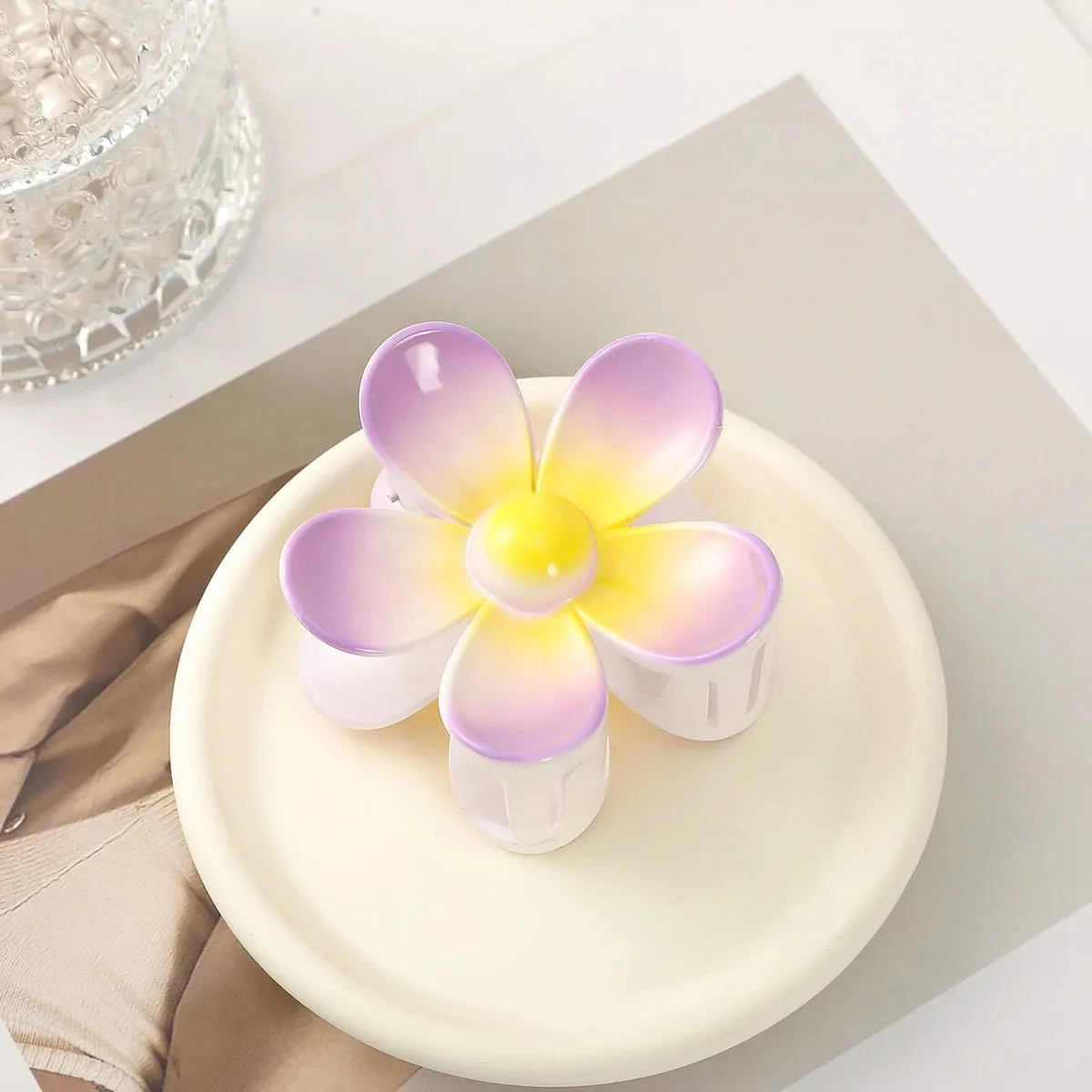 TAVIMART  -  Large Flower Claw Clips For Women Thick Hair Girls Dasiy Strong Hold Sweet Hairpins Hair Claws Crab Hair Clamps Barrette Hair Ac